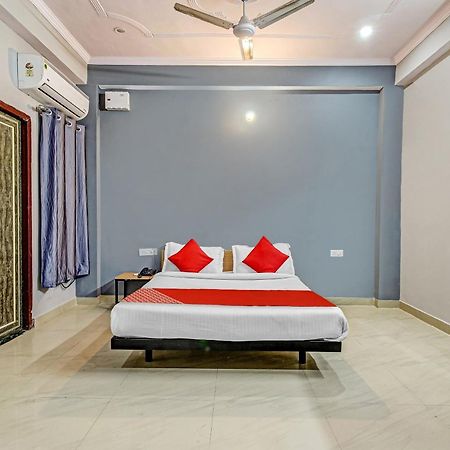 Super Collection O Orphic Inn Near Munshi Pulia Metro Station Chinhat Екстериор снимка