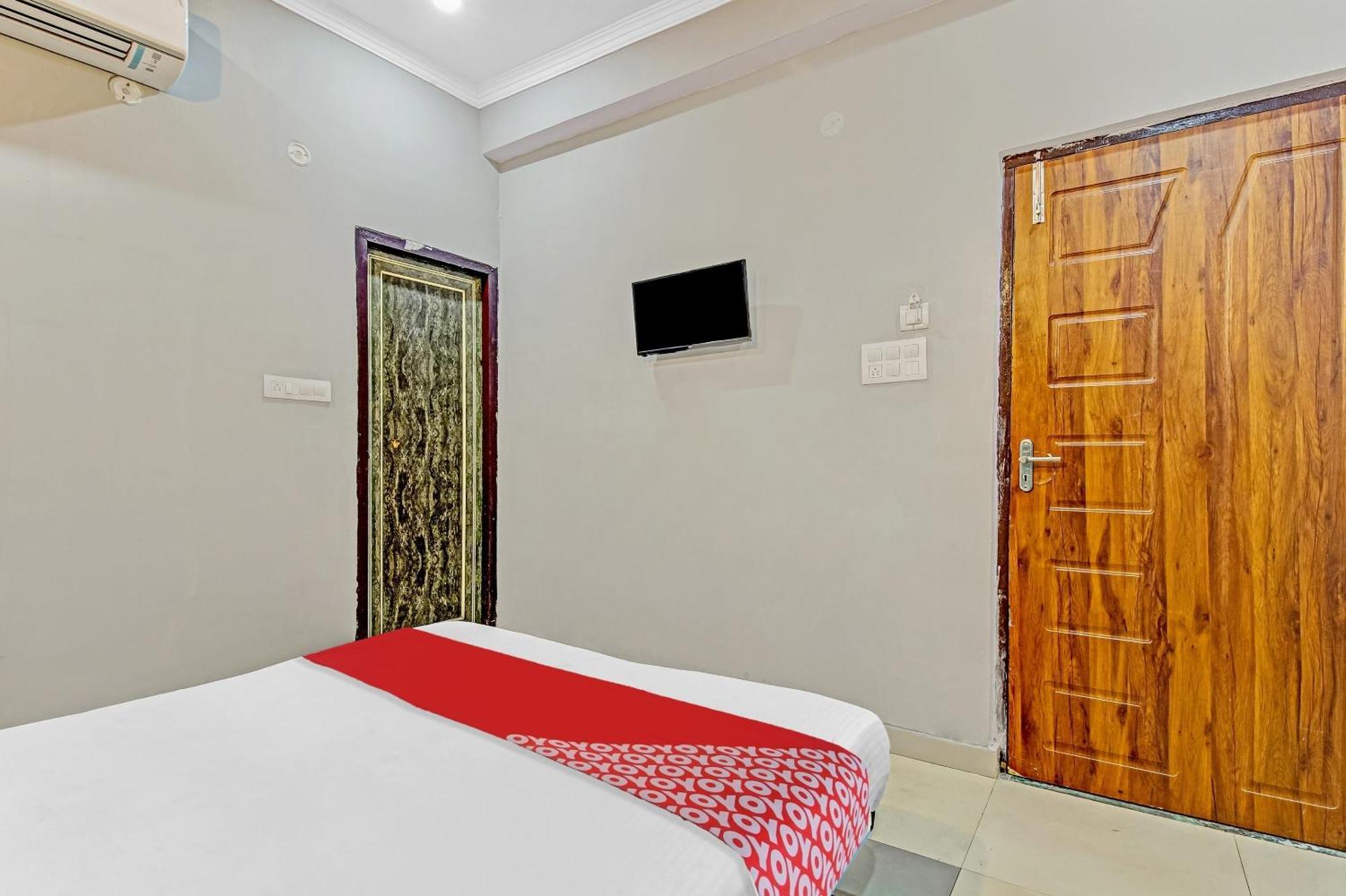 Super Collection O Orphic Inn Near Munshi Pulia Metro Station Chinhat Екстериор снимка