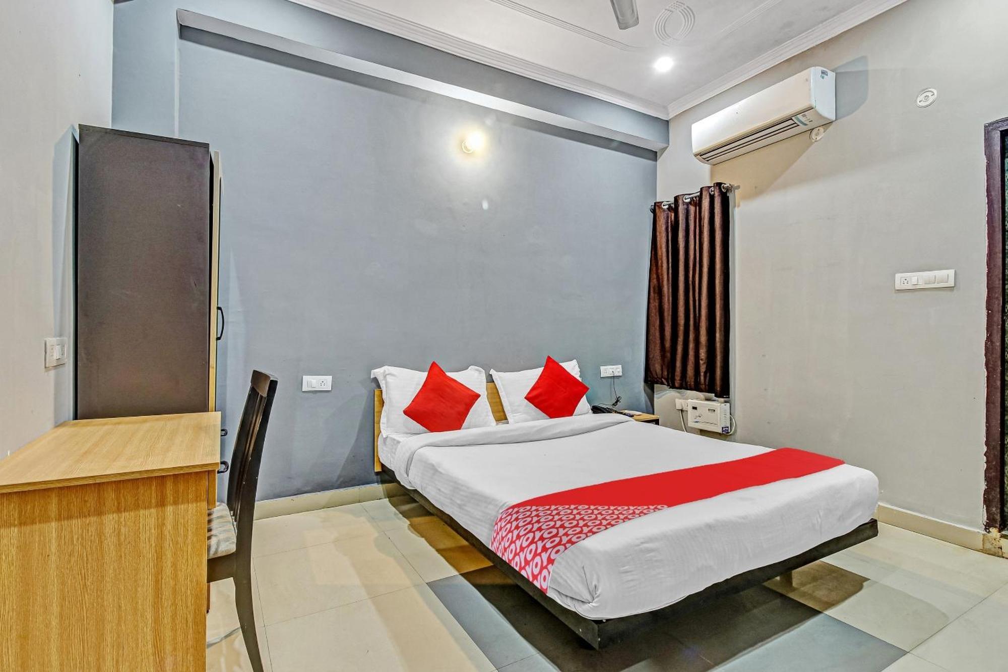 Super Collection O Orphic Inn Near Munshi Pulia Metro Station Chinhat Екстериор снимка